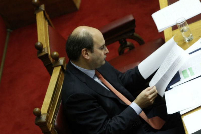 Αλλαγές στο ν/σ για τις λαϊκές προανήγγειλε ο Χατζηδάκης μετά το "όχι" του ΠΑΣΟΚ