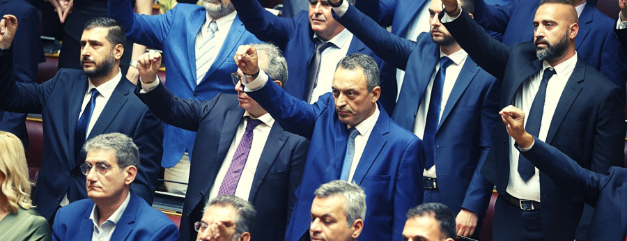 Κρίσιμες λεπτομέρειες μετά την «έξωση» των Σπαρτιατών από τη Βουλή
