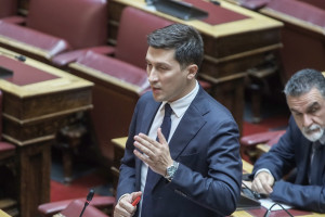 Χρηστίδης: Καμία πρόθεση να σπάσει ο φαύλος κύκλος της γραφειοκρατίας για τους άστεγους