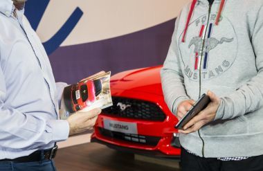 Ford:Συνεχίζει στο “The Mall Athens” με πρωταγωνίστρια τη Ford Mustang