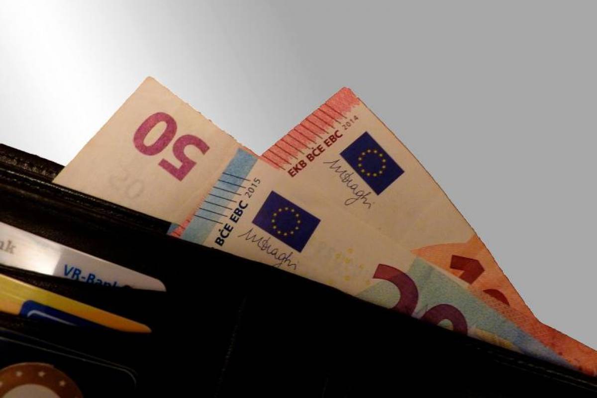Πληρωμές 260 εκατ. σε 611.000 δικαιούχους την Παρασκευή