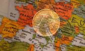 Σε υψηλό 27 μηνών ο σύνθετος PMI στην Ευρωζώνη