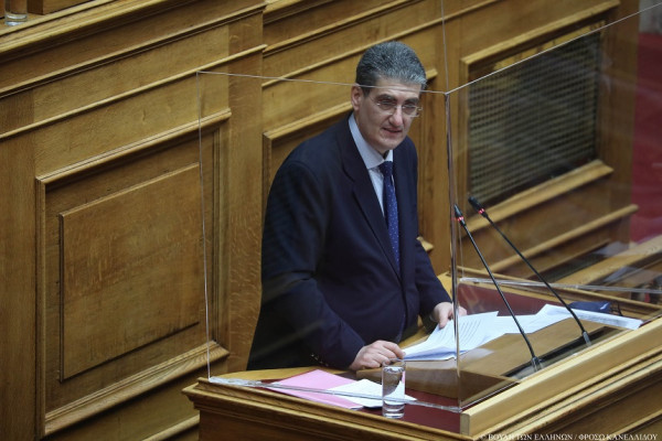 Γιαννούλης: Η ακρίβεια δεν αντιμετωπίζεται με βιντεάκια και σκηνοθετημένες «εφόδους»