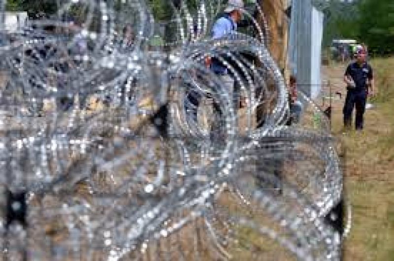 Σφίγγει ο κλοιός για το προσφυγικό: Στέλνουμε στρατό στην Ελλάδα