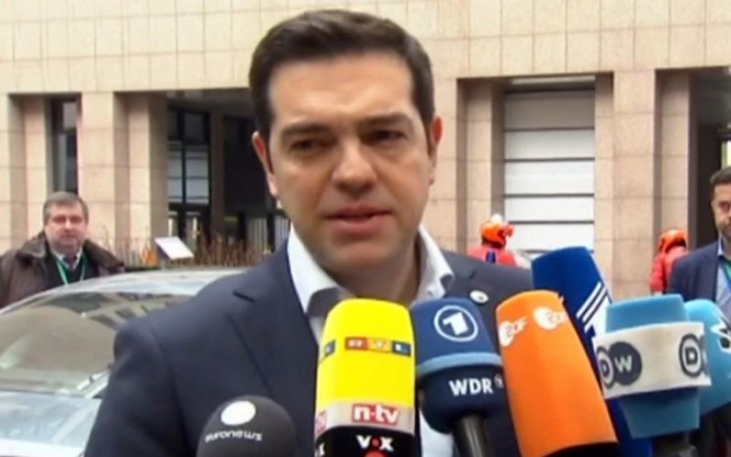 Στη Σμύρνη ο Πρωθυπουργός, «στον αέρα» το προσφυγικό