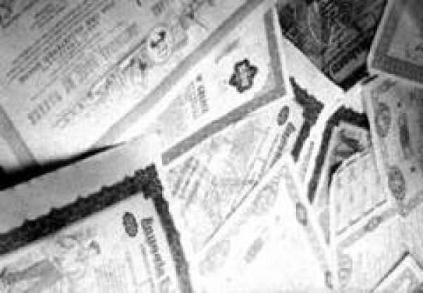«Αγοράστε τα ελληνικά κρατικά ομόλογα»