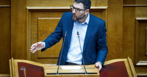 Ηλιόπουλος - Νέα Αριστερά: Ζητάμε να υπερψηφιστεί η άρση ασυλίας του Αλέξη Χαρίτση