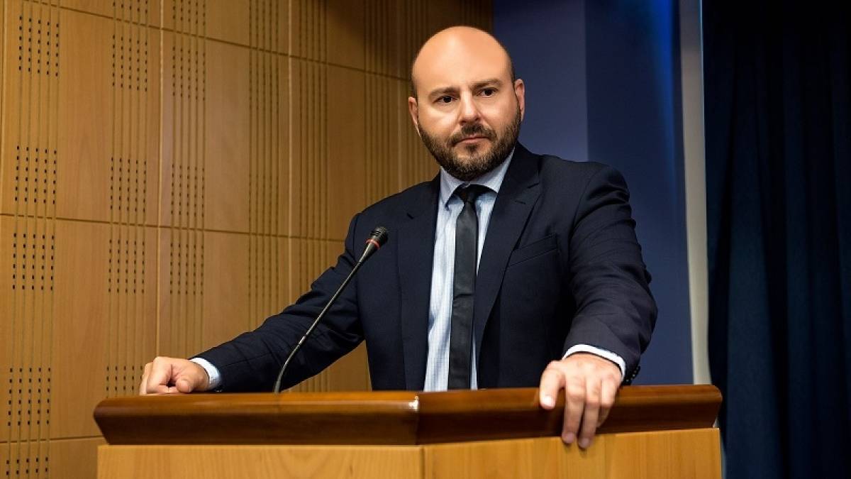 «Βίβλος» Στασινού για την πρόληψη ζημιών από σεισμούς στα κτίρια
