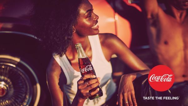 Κάνε την κάθε στιγμή ξεχωριστή με τα Viber stickers της Coca-Cola!