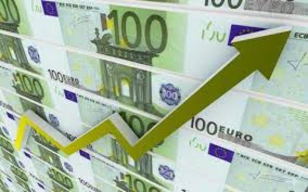 Στα 2,5 δις ευρώ το πλεόνασμα έως τον Αύγουστο