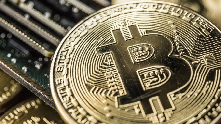 Νέα κατρακύλα του bitcoin κάτω από τις $7.000