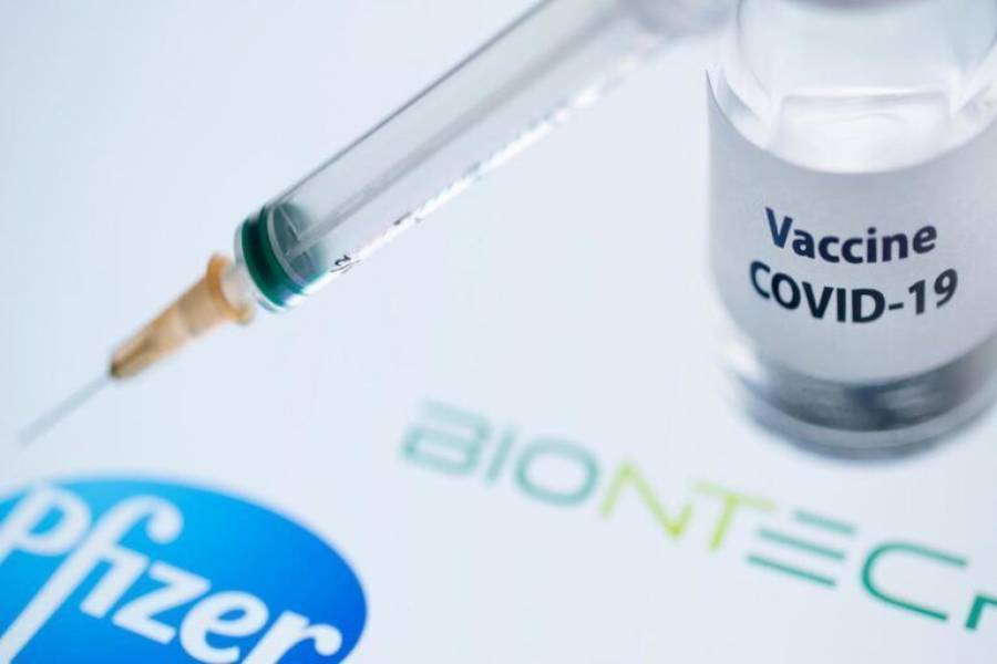 Pfizer/BioNTech: Αίτηση για χορήγηση 4ης δόσης στους άνω των 65