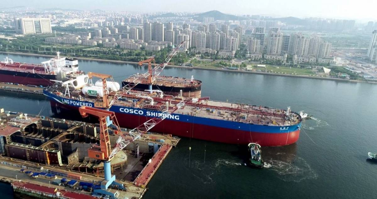 COSCO: Παραδόθηκε το πρώτο παγκοσμίως VLCC LNG διπλού καυσίμου