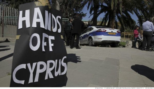 Εθελοντικό κούρεμα στις καταθέσεις, χέρι στα αποθεματικά των ταμείων και επιμήκυνση δανείων από τη Ρωσία