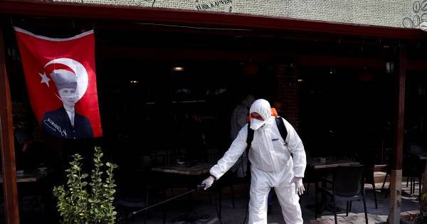 Τουρκία: Περιορισμοί σε καταστήματα και λεωφορεία