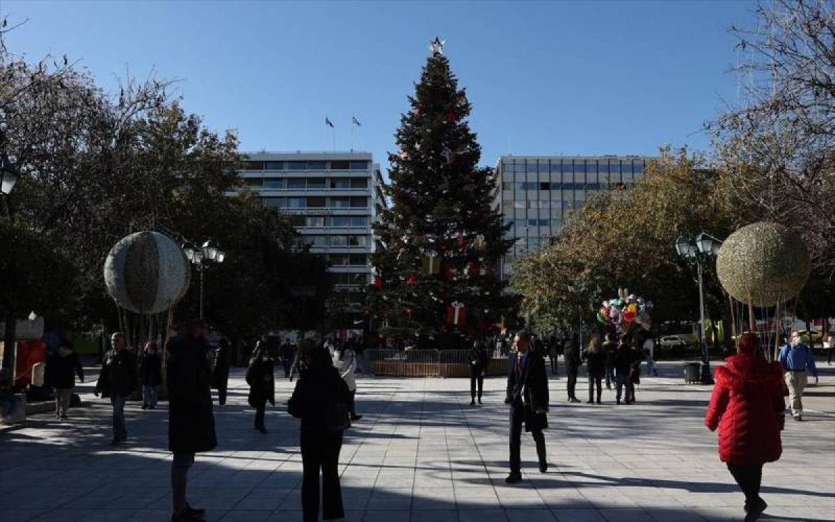 «Ανοιχτό» να ληφθούν νέα μέτρα και πριν την Πρωτοχρονιά