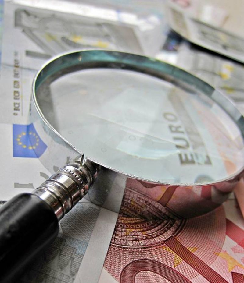Οι "Ωνάσηδες" του κοινωνικού μερίσματος- Στην ουρά με εισοδήματα χιλιάδων ευρώ