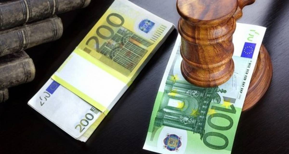ΥΠΑΝ: «Τσουχτερό» πρόστιμο σε ασφαλιστική για αναπροσαρμογή ασφαλίστρων