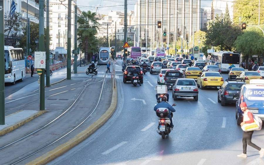 Έρευνα: Πρωταθλητές σε παραβίαση ΛΕΑ και βρισιές οι Έλληνες οδηγοί