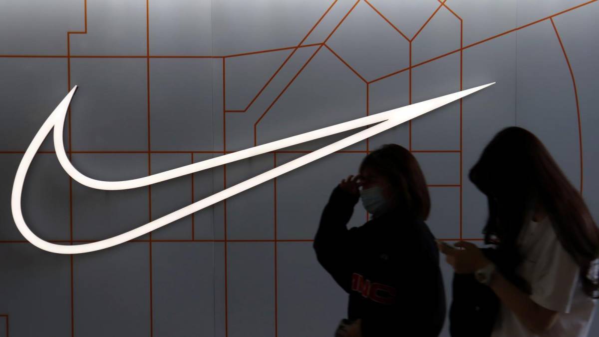 Κίνα: Το αφεντικό της Nike υπερασπίζεται τη δραστηριότητα της εταιρείας