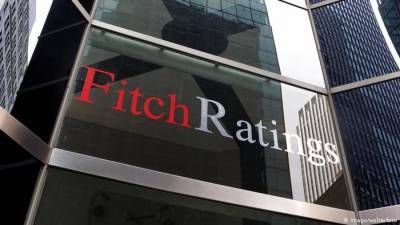 Fitch: Αναβάθμιση της Eurobank αλλά με αρνητικό outlook