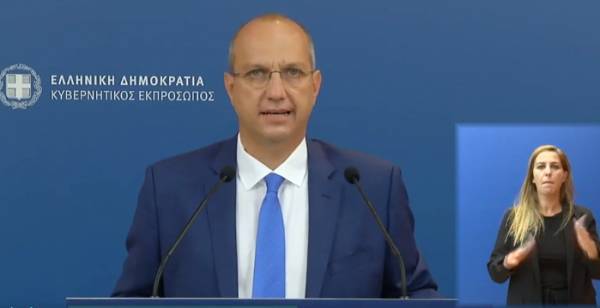 Κυβερνητικό κάλεσμα στους υγειονομικούς: Εμβολιαστείτε και γυρίστε στη δουλειά