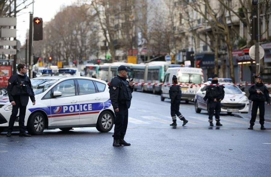 Παρίσι: Ένας νεκρός και δύο τραυματίες από επίθεση με μαχαίρι