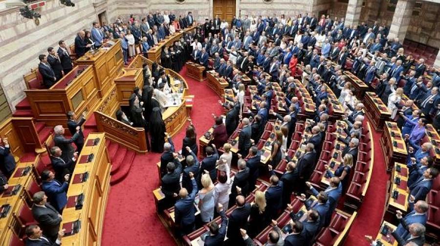 Ποιο κόμμα έχει τις περισσότερες γυναίκες και άλλα ενδιαφέροντα στατιστικά της νέας Βουλής