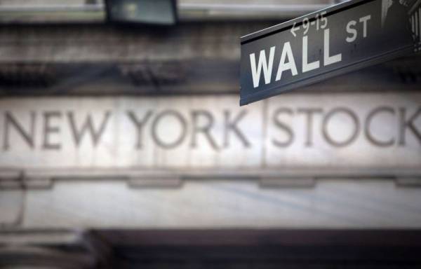 Wall Street: Ανοδικό ξεκίνημα μετά την έγκριση του πακέτου τόνωσης