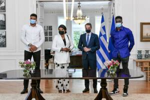 Στο Μαξίμου η οικογένεια Αντετοκούνμπο