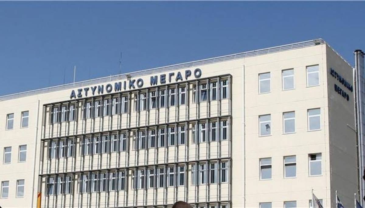 Στριμωγμένοι σε Ι.Χ. δέκα αλλοδαποί για την παράνομη μεταφορά τους
