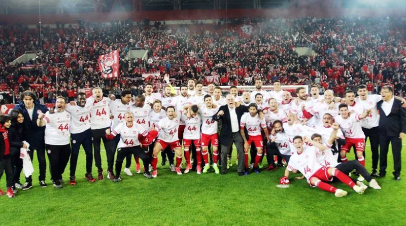 Super League: Πρωταθλητής για 44η φορά ο Ολυμπιακός