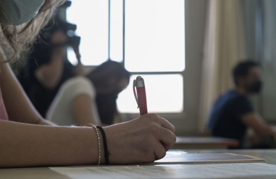 Αποκαταστάθηκε το πρόβλημα στην Τράπεζα Θεμάτων- Με καθυστέρηση οι εξετάσεις