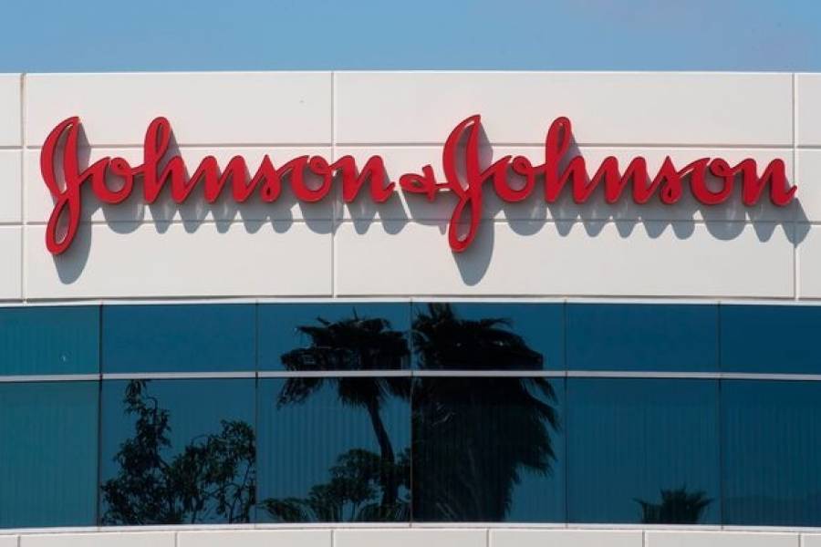 «Παγώνουν» οι δοκιμές για το εμβόλιο της Johnson &amp; Johnson
