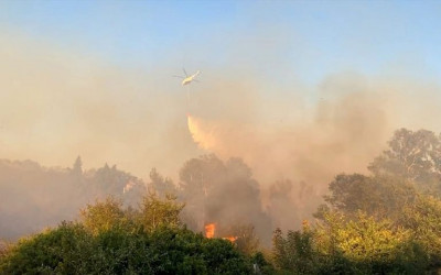 Κέρκυρα: Μαίνεται πυρκαγιά στα Κουραμαδίτικα- Εντολή εκκένωσης οικισμού
