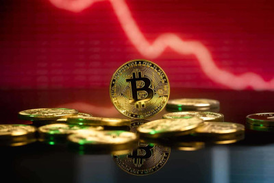 Σε χαμηλό δύο μηνών το Bitcoin- Φόβοι για περαιτέρω πτώση