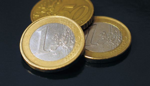 Μεγάλες μεταβολές στο ευρώ από... λανθασμένο δημοσίευμα των Financial Times!