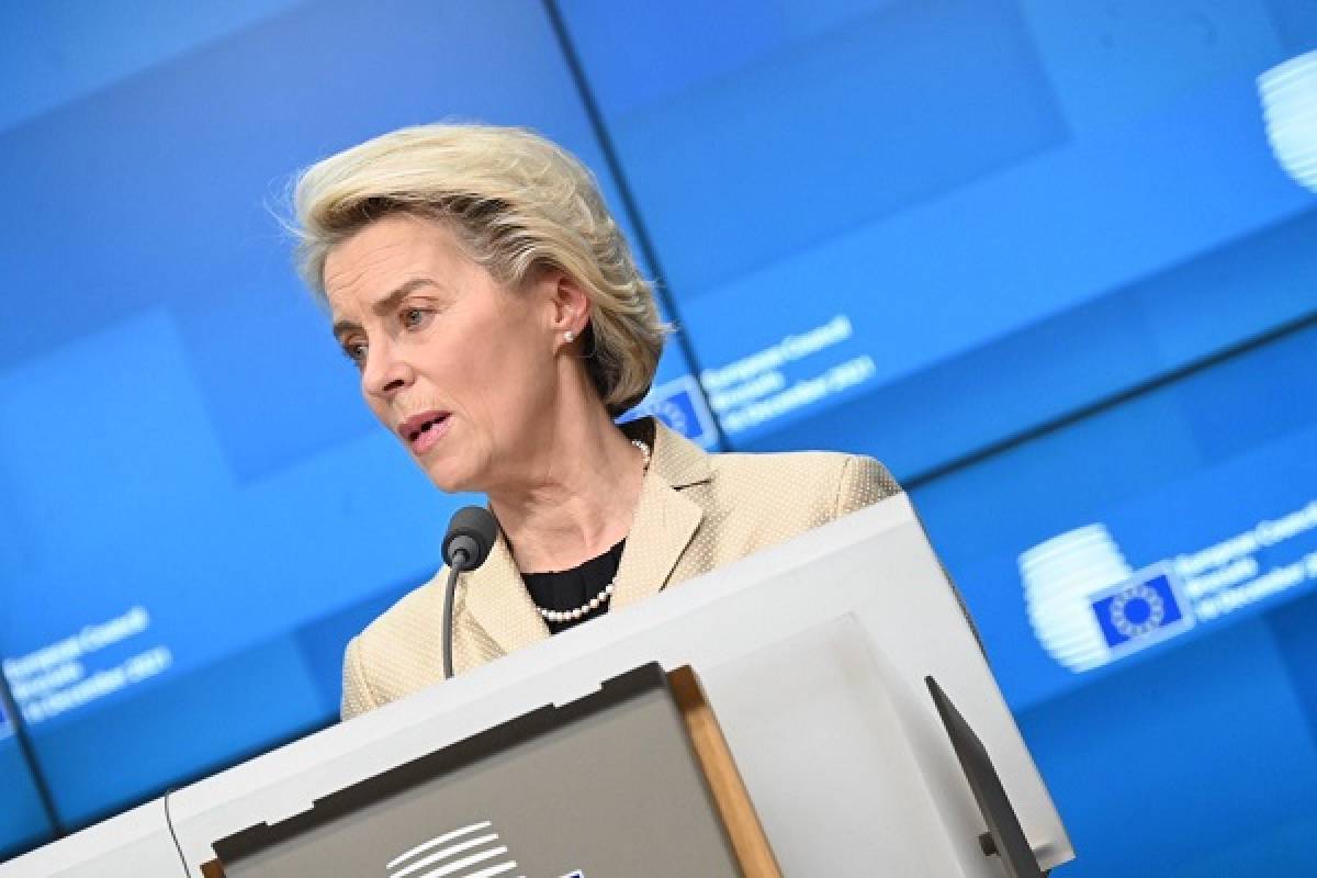 Κομισιόν: Αναμνηστική δόση το αργότερο 6 μήνες μετά τη δεύτερη