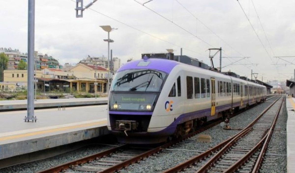 Ακινητοποίηση προαστιακού λόγω βλάβης στην Οινόη-Επιχείρηση απεγκλωβισμού για 51 επιβάτες