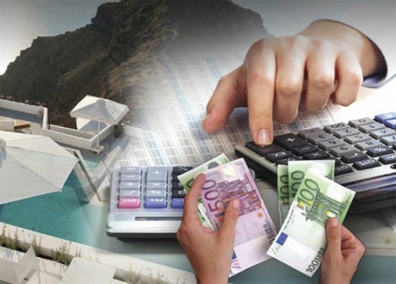 Μαζί με τους τουρίστες ήρθαν τα πρώτα 48ωρα λουκέτα