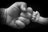 7 εντυπωσιακά πράγματα που δεν ξέρατε για τους μπαμπάδες