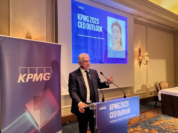KPMG: Αισιόδοξοι παραμένουν οι CEOs παγκοσμίως παρά τις προκλήσεις