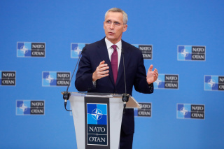 ΝΑΤΟ: «Περιμένει» εισβολή της Ρωσίας στην Ουκρανία μεταξύ 10-20 Φεβρουαρίου