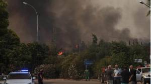 ΕΛΑΣ: Πάνω από 300 απεγκλωβισμοί στη Βαρυμπόμπη-Άλλοι 12 στην Εύβοια