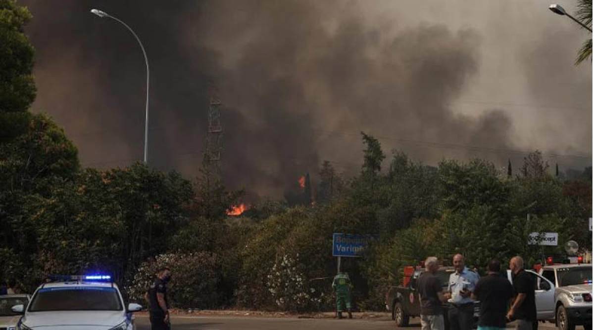 ΕΛΑΣ: Πάνω από 300 απεγκλωβισμοί στη Βαρυμπόμπη-Άλλοι 12 στην Εύβοια