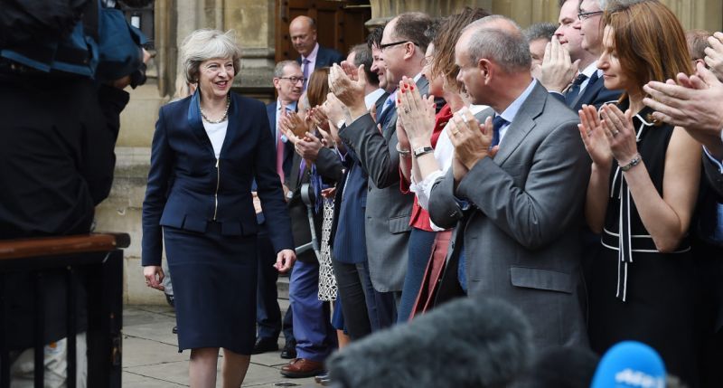 Στις 29 Μαρτίου ενεργοποιεί η Μέι το άρθρο για Brexit
