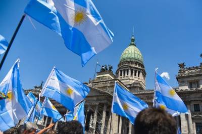 Fitch και S&amp;P υποβάθμισαν την πιστοληπτική ικανότητα της Αργεντινής