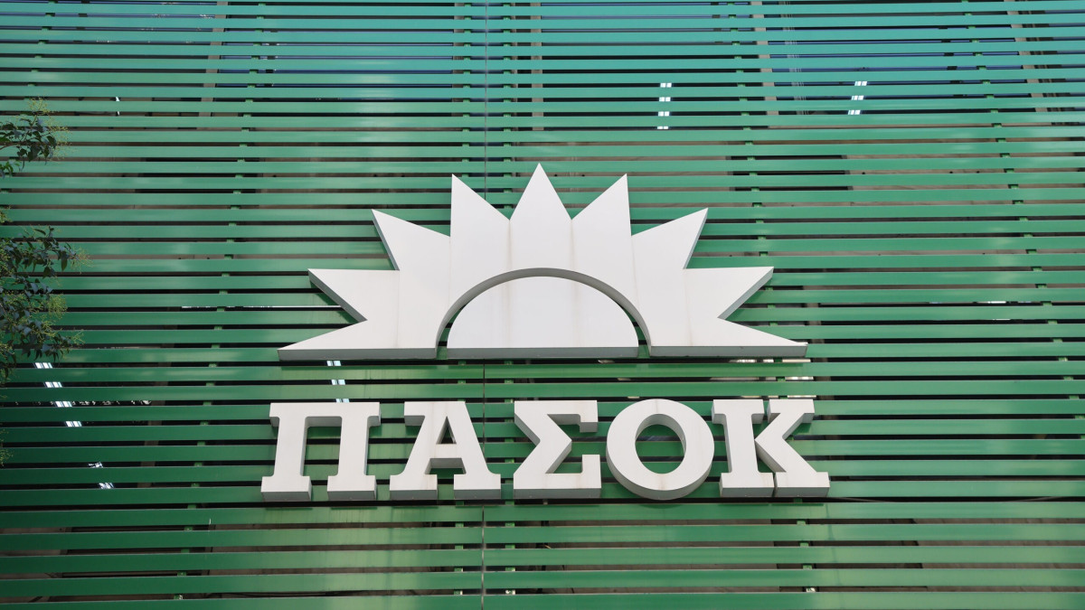 ΠΑΣΟΚ κατά Μαρινάκη: Προσπαθεί με σοφιστείες να δημιουργήσει σύγχυση