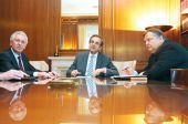 «Παγώνει» η διαδικάσια για την ανεύρεση του χρηματοπιστωτικού ιδρύματος που θα αναλάβει τα στοιχεία των κυπριακών τραπεζών