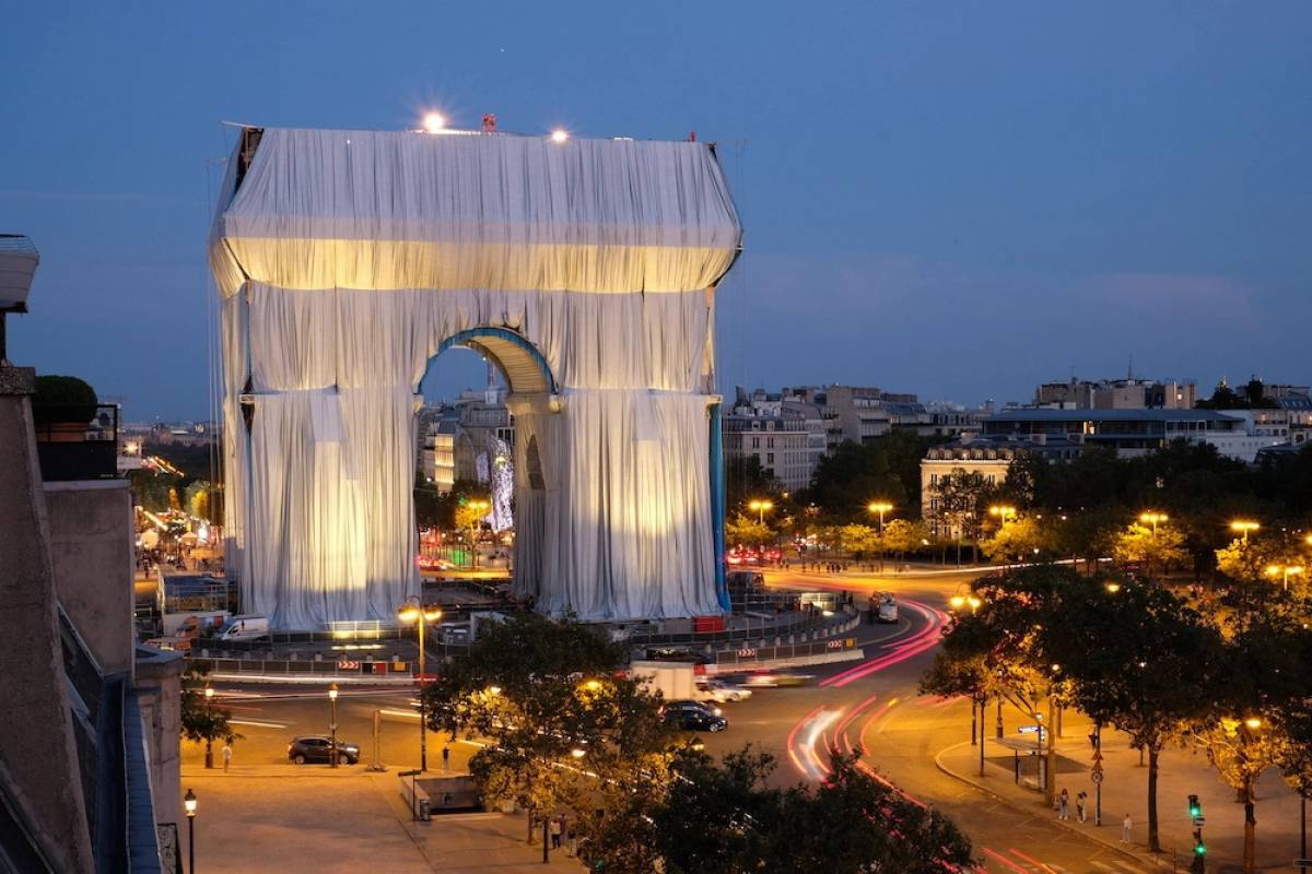 Τυλιγμένη και δεμένη: Η μετά Κρίστο Αψίδα του Θριάμβου